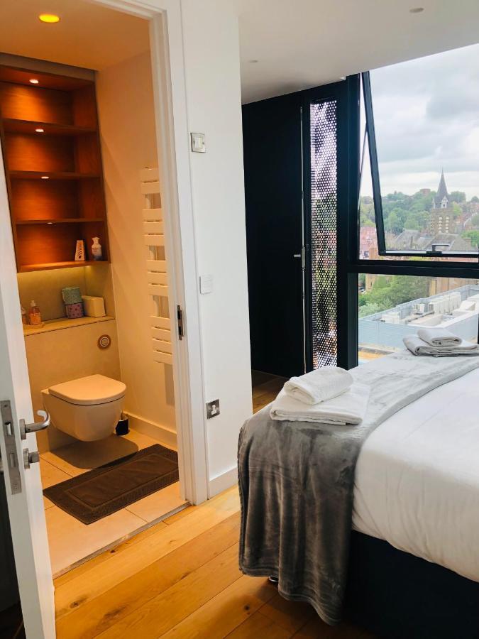 Luxury 2 Bedroom Apartment 20 Min From Central Londra Exterior foto